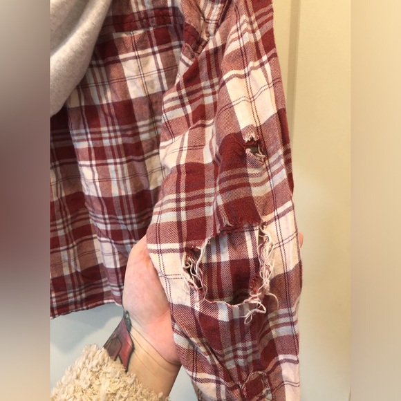 Cropped & Distressed plaid button up/hoodie - Picture 7 of 7